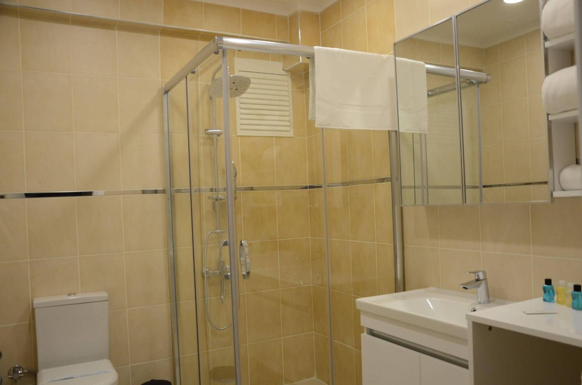On4 Rooms & Suites Istambul Extérieur photo